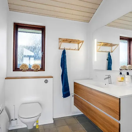 3 Bedroom Awesome In Brenderup Fyn בית נופש *